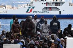 Italian Coastguard says 4,500 refugees rescued in Mediterranean