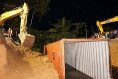 Yaounde-Douala Highway Crisis: CPDM regime repairs bridge using a container