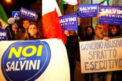 Italy: No vote supporters celebrate, Prime Minister Renzi quits