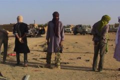 Mali: Car bomb kills 37 at military camp