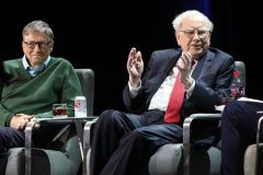 Buffett donates $3.17 billion to Gates charity, four others