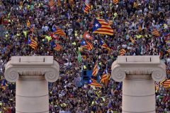 Catalans hold large rally ahead of referendum