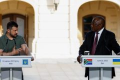 South Africa president urges Russia and Ukraine to de-escalate