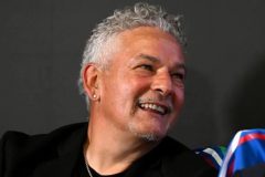 Ex-footballer Roberto Baggio injured in armed robbery