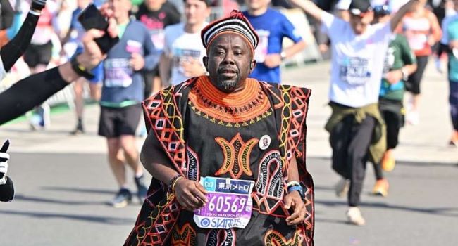 Tokyo: 52-year-old Cameroonian makes history as world’s fastest marathon wearing a toghu